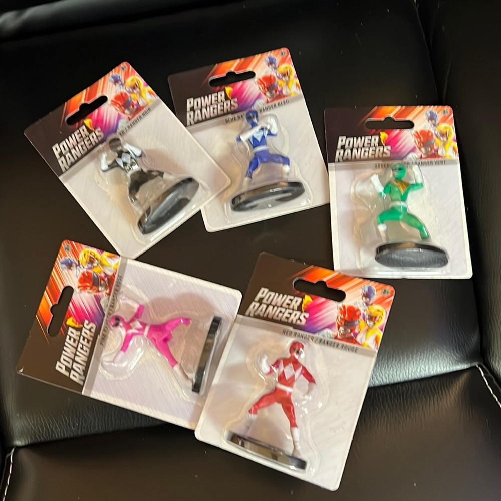 New collectibles 5 Power Rangers